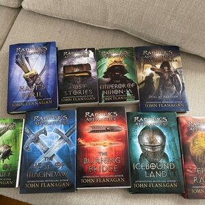 Chronicle Books Ranger's Apprentice Series - Colorful Fantasy Collection